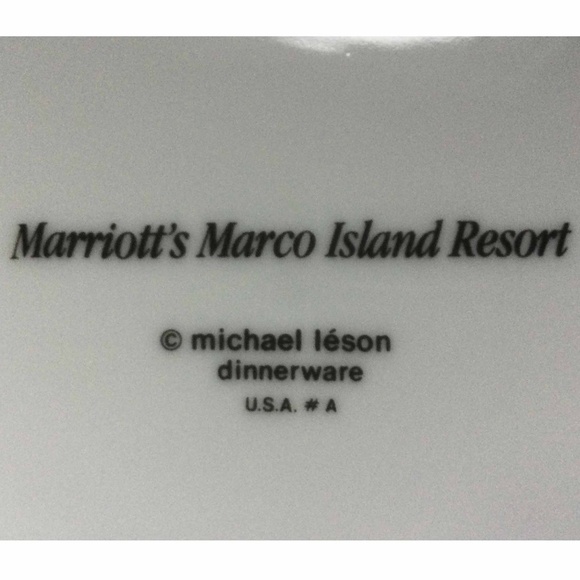 Marriott's Marco Island Resort Michael Leson Dinnerware 10.75" Plate - Picture 4 of 6